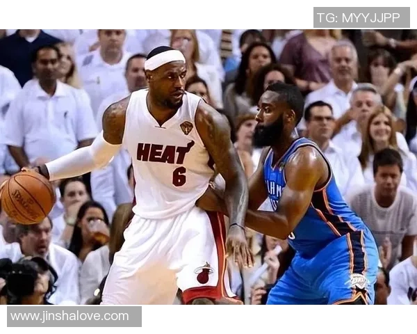 2012年NBA总决赛第三场雷霆对决热火的精彩瞬间与战术分析 2012年NBA总决赛第三场雷霆对决热火的精彩瞬间与战术分析